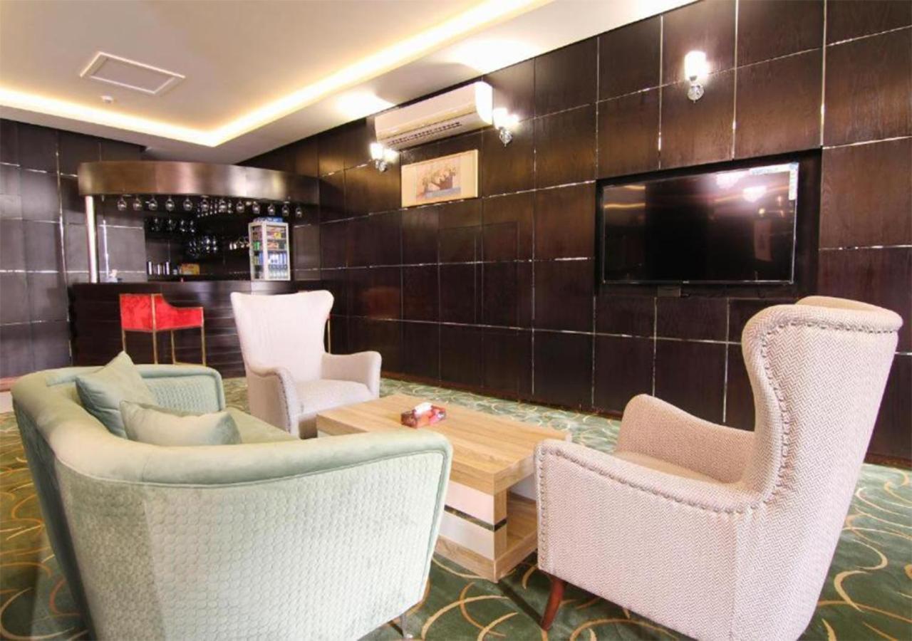 هذا منزلى الحمراء Riyad Extérieur photo