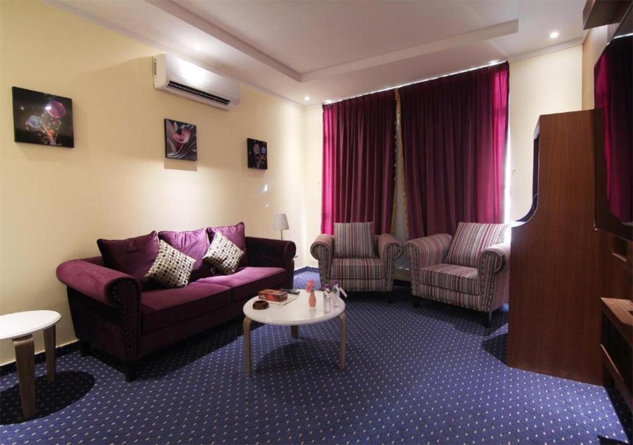 هذا منزلى الحمراء Riyad Extérieur photo